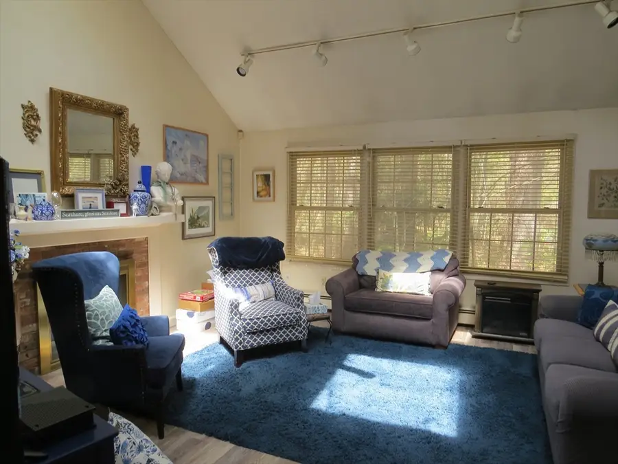 55 Fort Sumter Dr, Holden, MA 01520 - #3