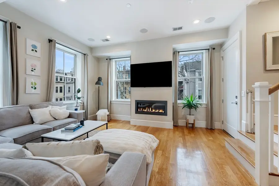 480-482 East 4th Street #4, Boston, MA 02127 - #3