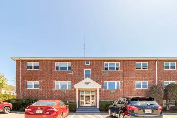 1075 Chestnut St #6, Newton, MA 02464