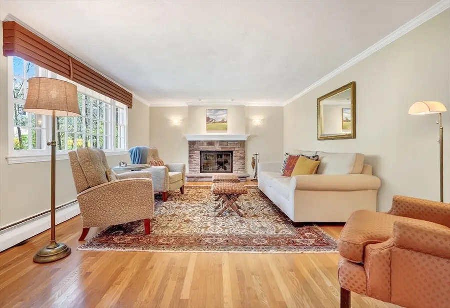 14 Beverly Rd, Bedford, MA 01730 - #3