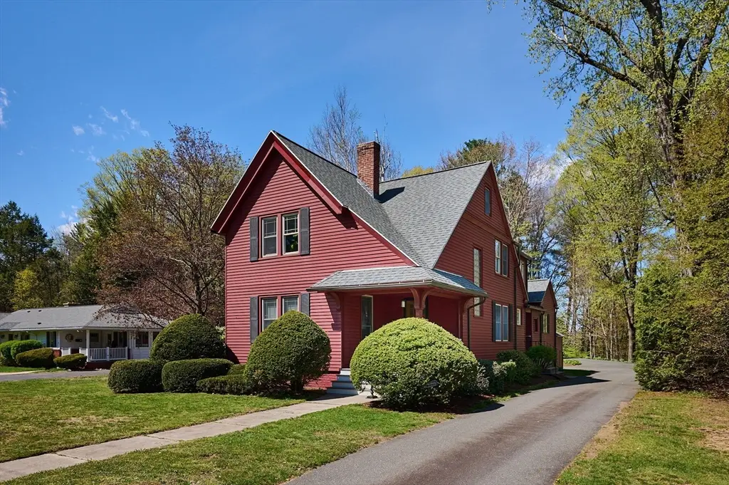 11 Glendale St, Easthampton, MA 01027 - #1