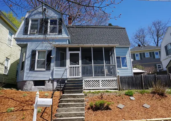 112 Durant St, Lowell, MA 01850