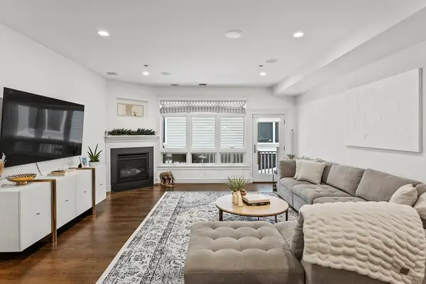 350 W 2nd St #2, Boston, MA 02127