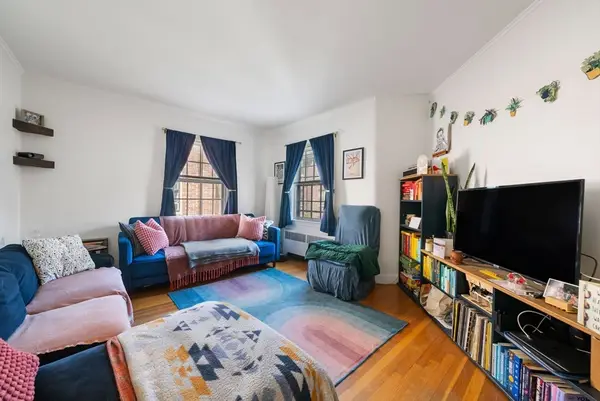 5 Garden Court #1, Cambridge, MA 02138