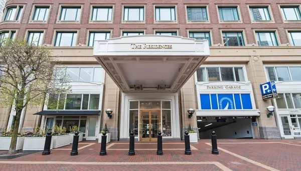 20 Rowes Wharf #PH4, Boston, MA 02110