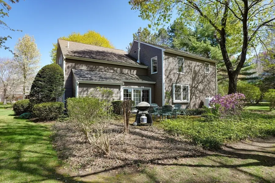 4 Newell Dr, Medfield, MA 02052 - #3