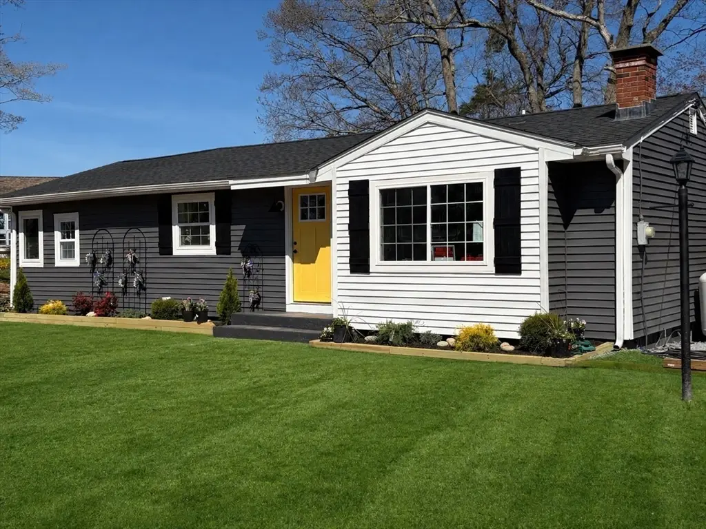 9 Valley Street, Assonet, MA 02728 - #1