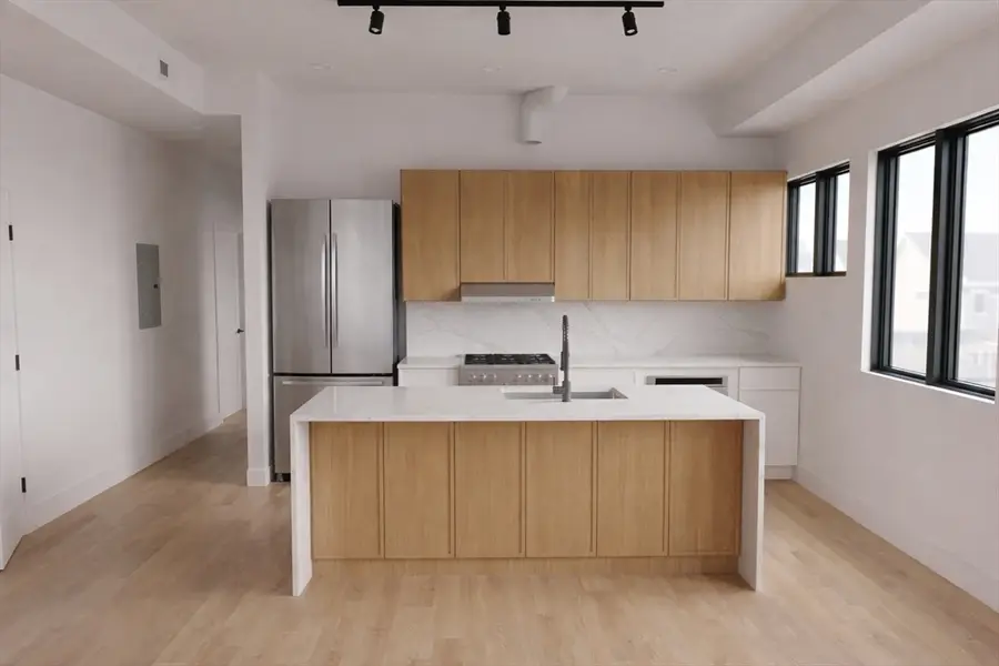 15 Clyde St #B, Somerville, MA 02145 - #3