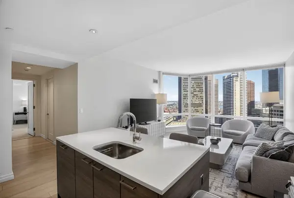 1 Franklin St #2805, Boston, MA 02110
