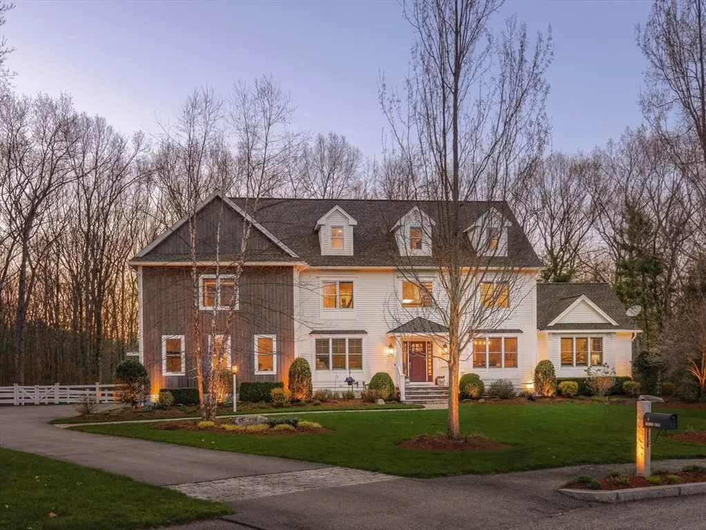 8 Goldman Cir, Bedford, MA 01730 - #1