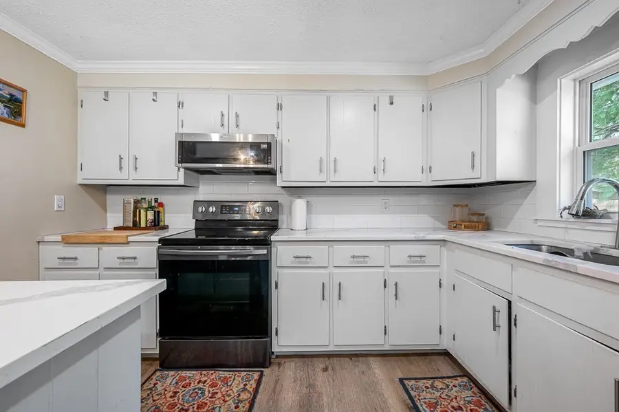 18 Fairview Ave., Ashburnham, MA 01430 - #3