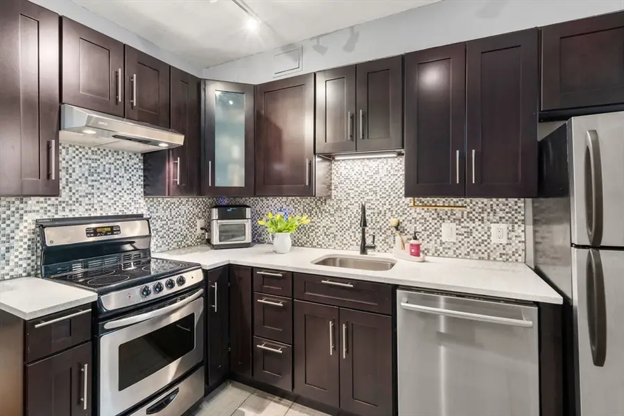 4 Colliston Rd #B, Boston, MA 02135 - #3