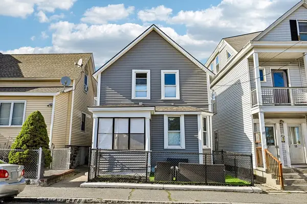 19 Sheldon St, Lowell, MA 01851