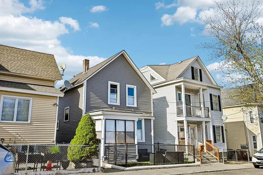 19 Sheldon St, Lowell, MA 01851 - #3