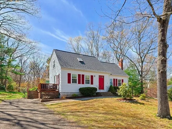 6 Hillside Road, Plainville, MA 02762