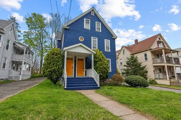 85-87 Hitchcock St, Holyoke, MA 01040