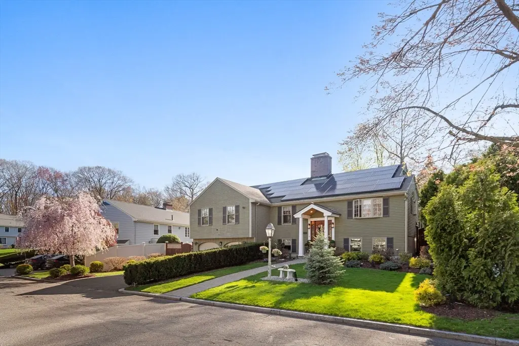 115 Ellis Farm Ln, Melrose, MA 02176 - #1