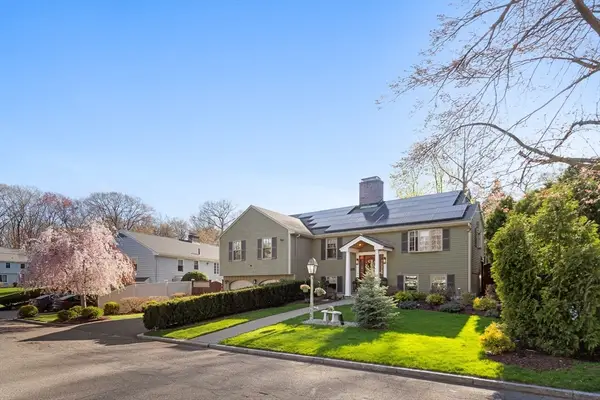 115 Ellis Farm Ln, Melrose, MA 02176