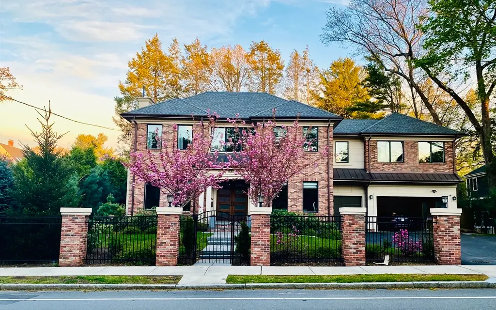 1580 Beacon St, Newton, MA 02468 - #1