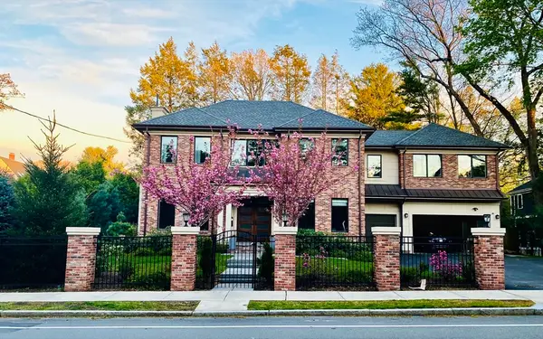 1580 Beacon St, Newton, MA 02468