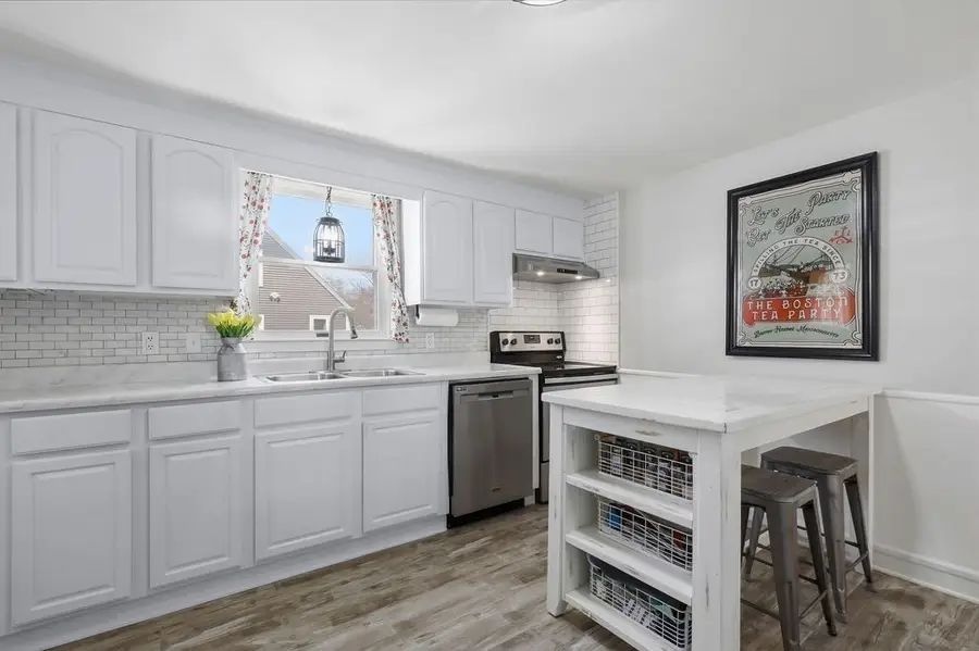 30 Haig Ave, Seekonk, MA 02771 - #3