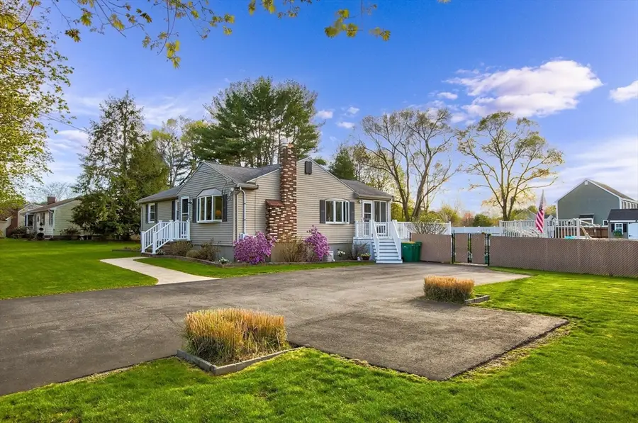 649 Elm St, Mansfield, MA 02048 - #2