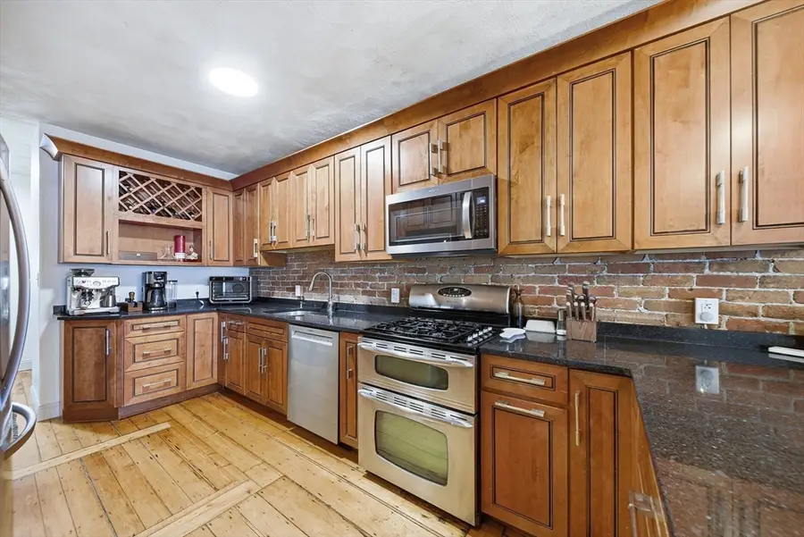 30 Beacon St #1, Chelsea, MA 02150 - #3