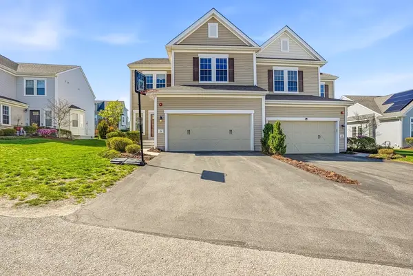 25 Spruce St #25, Hopkinton, MA 01748