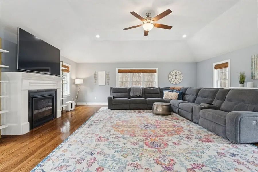 93 Glenwood Pl Ext, Rutland, MA 01543 - #3