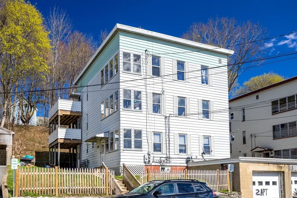 242 Pine St, Gardner, MA 01440 - #1