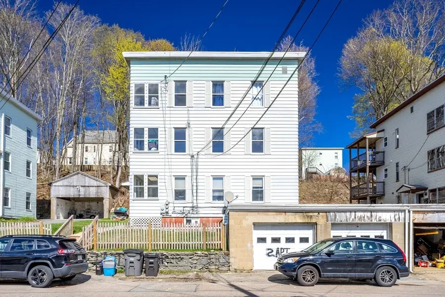 242 Pine St, Gardner, MA 01440 - #2