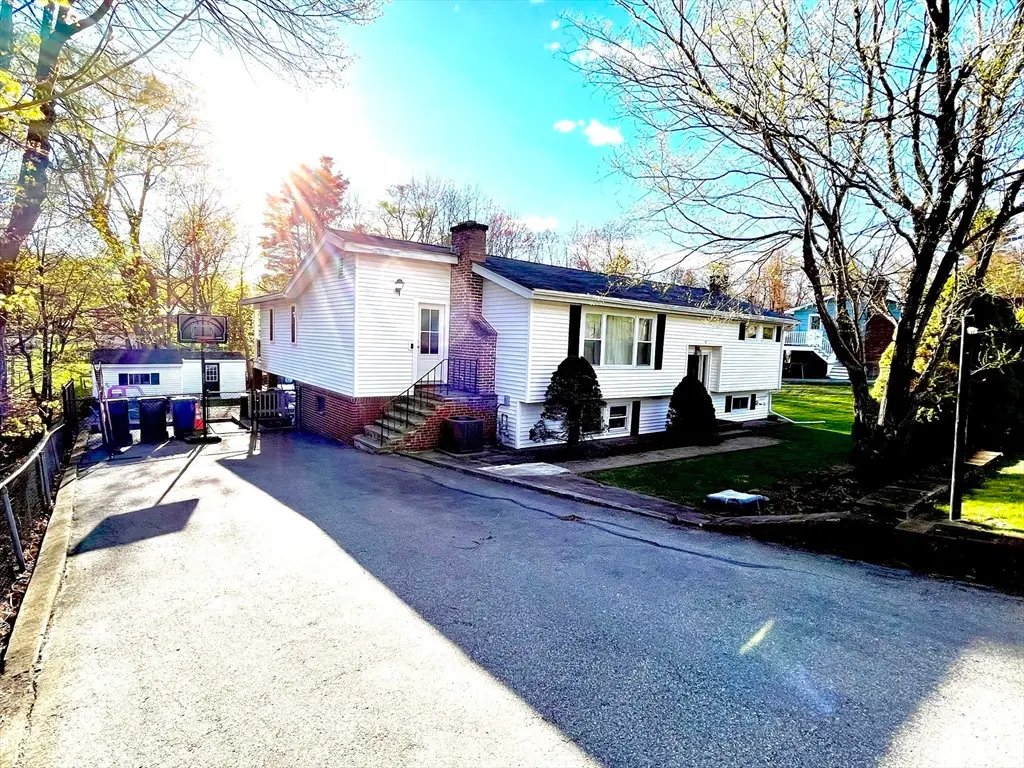 4 Richardson Rd, Hudson, MA 01749 - #1