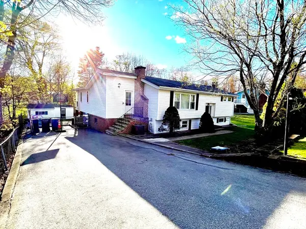 4 Richardson Rd, Hudson, MA 01749