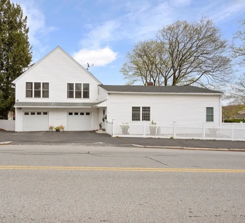 6 Harrington Way, Worcester, MA 01604 - #1