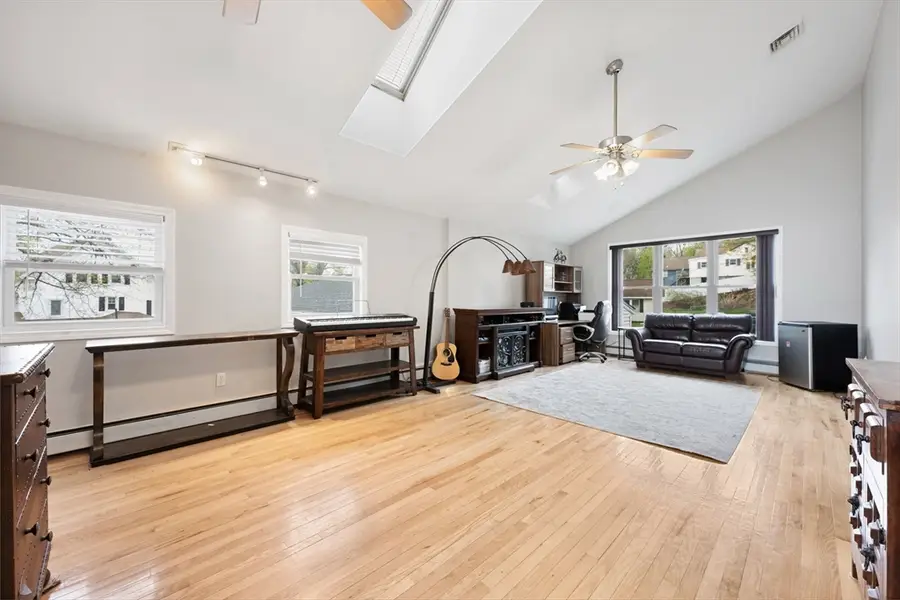 6 Harrington Way, Worcester, MA 01604 - #3