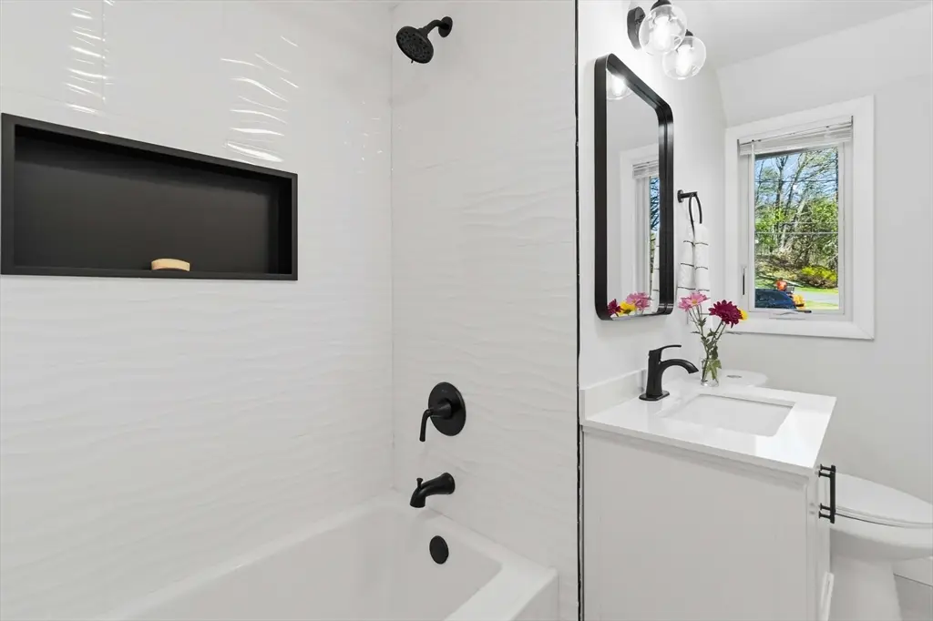 43 Orient St, Worcester, MA 01604 - #1