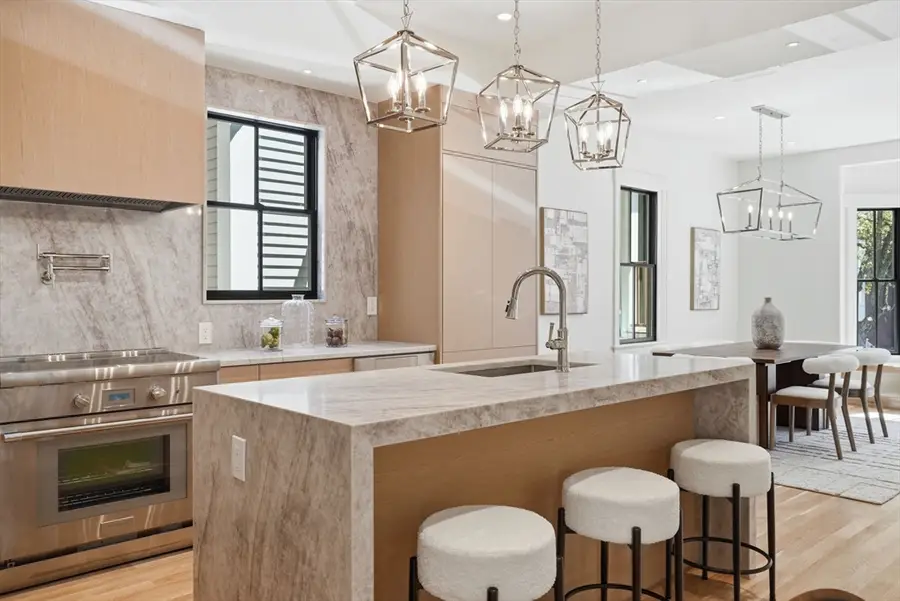 9 Mt Auburn St, Cambridge, MA 02138 - #3