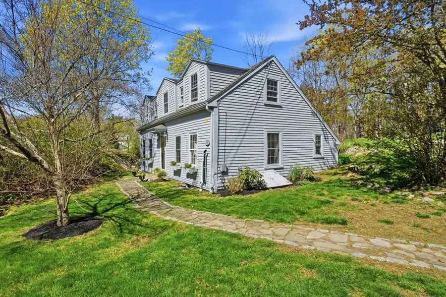 303 Beechwood St, Cohasset, MA 02025 - #3