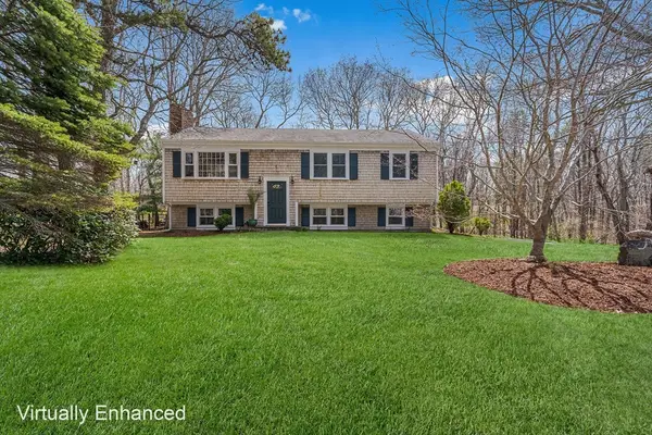 320 Braggs Ln, Barnstable, MA 02630