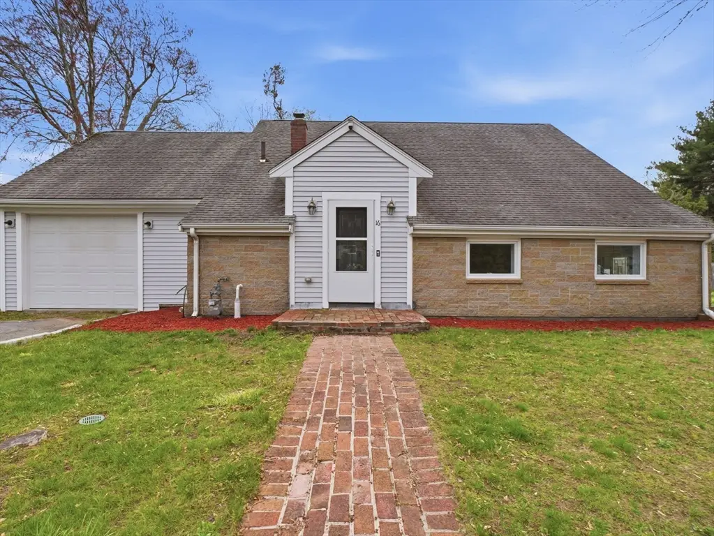 16 Beverly St, Dartmouth, MA 02747 - #1