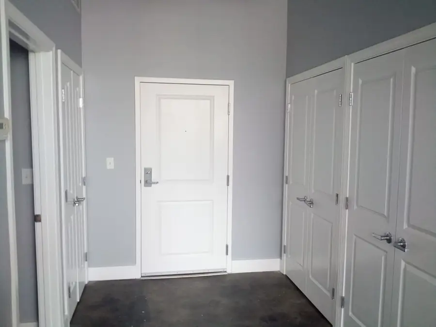 21 Illinois St #202, Worcester, MA 01610 - #2