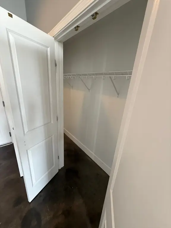 21 Illinois St #202, Worcester, MA 01610 - #3