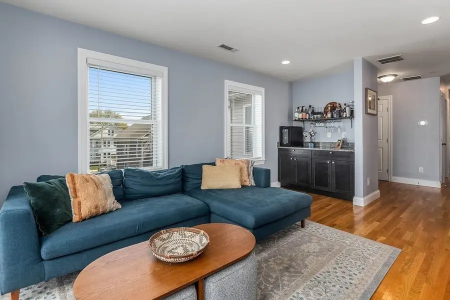 10 Irma St #3, Boston, MA 02124 - #2