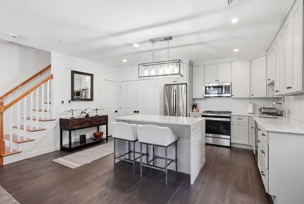 910 Saratoga St #20, Boston, MA 02128