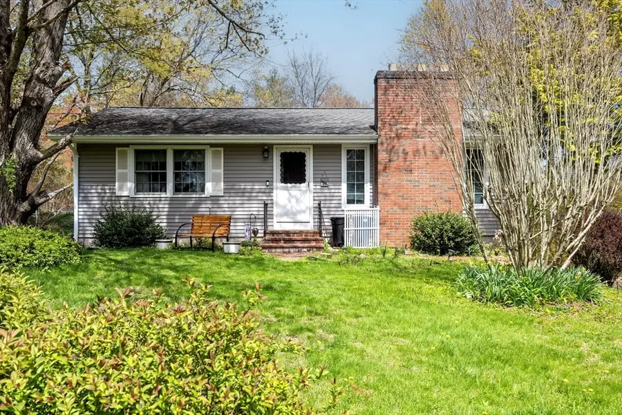 11 Grandview, Granby, MA 01033 - #2