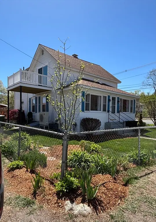 4 Central Ave, Northbridge, MA 01534 - #2