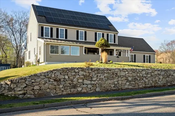 14 Amherst Rd, Shrewsbury, MA 01545
