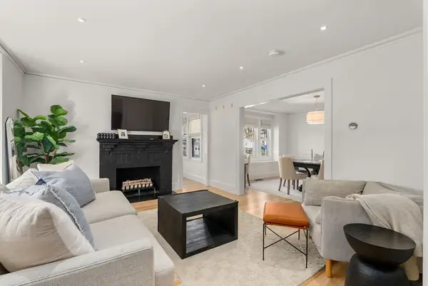 139 Bartlett Ave #1, Belmont, MA 02478