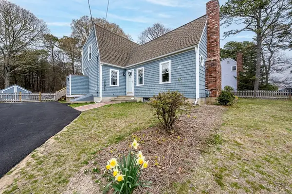 14 Daisy Ln, Yarmouth, MA 02664