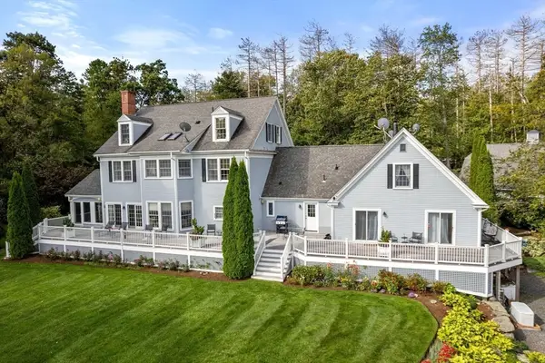 178 Glasheen Road, Petersham, MA 01331